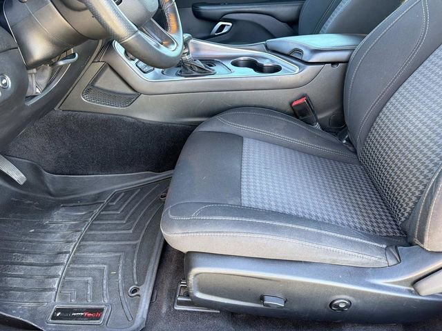 Used 2017 Dodge Challenger SXT image 20