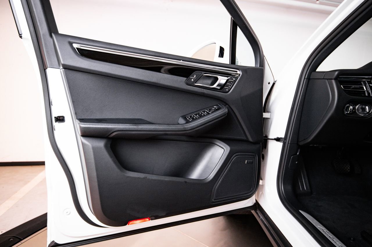 Certified 2026 Porsche Macan S AWD/4WD image 23