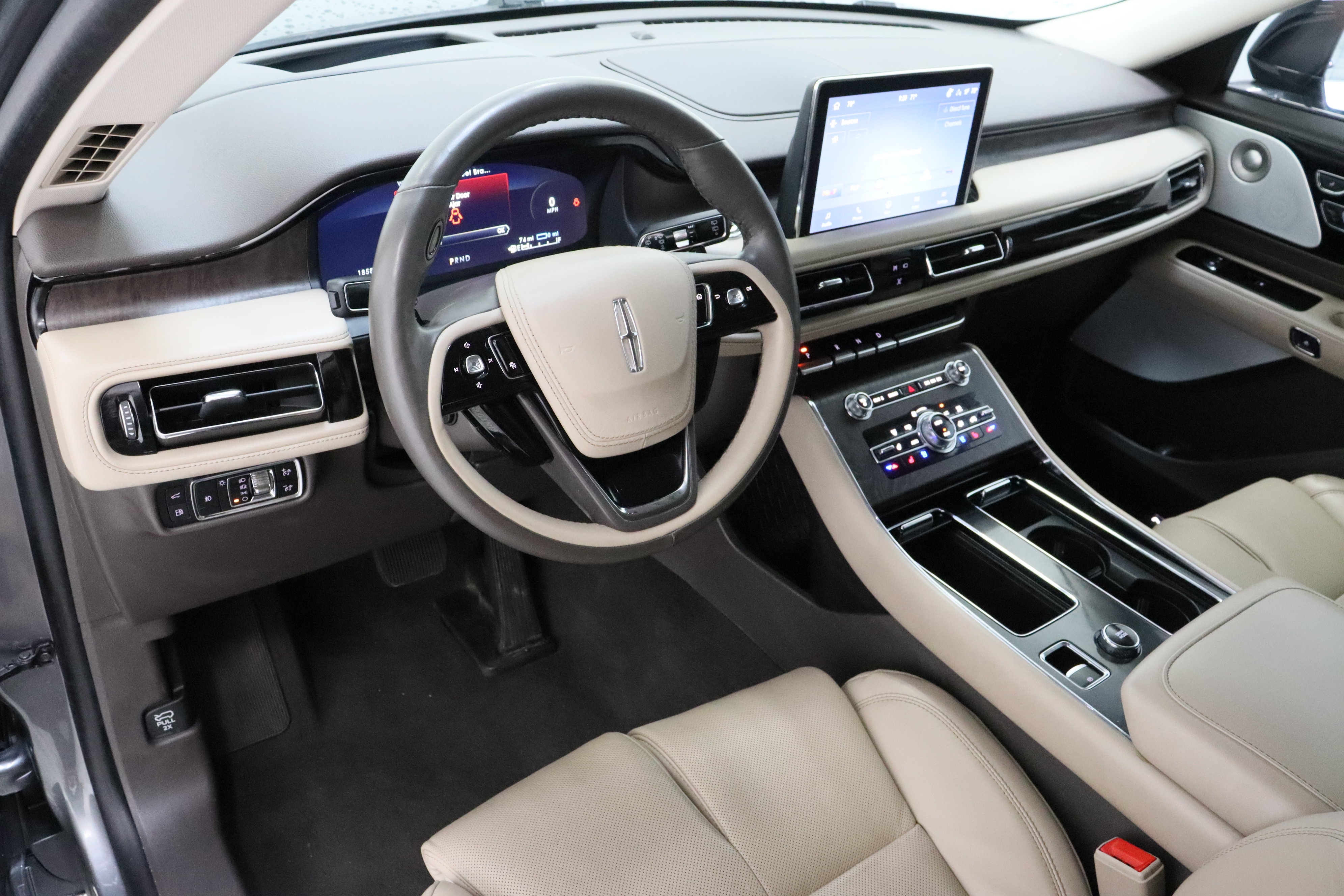 Used 2023 Lincoln Aviator Grand Touring w/ Equipment Group 301A AWD/4WD image 14