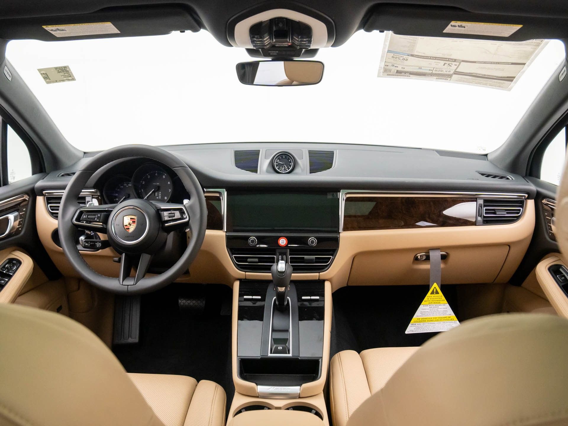 Certified 2026 Porsche Macan AWD/4WD image 11