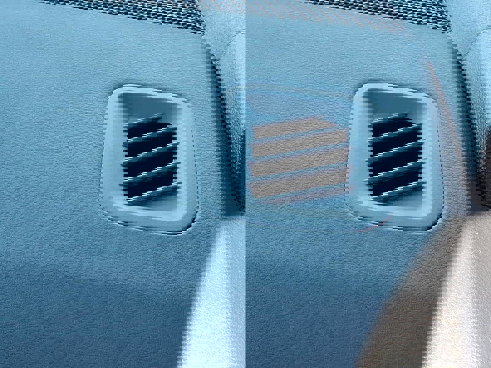 Used 2024 Nissan Altima 2.5 SV w/ SV Premium Package image 24