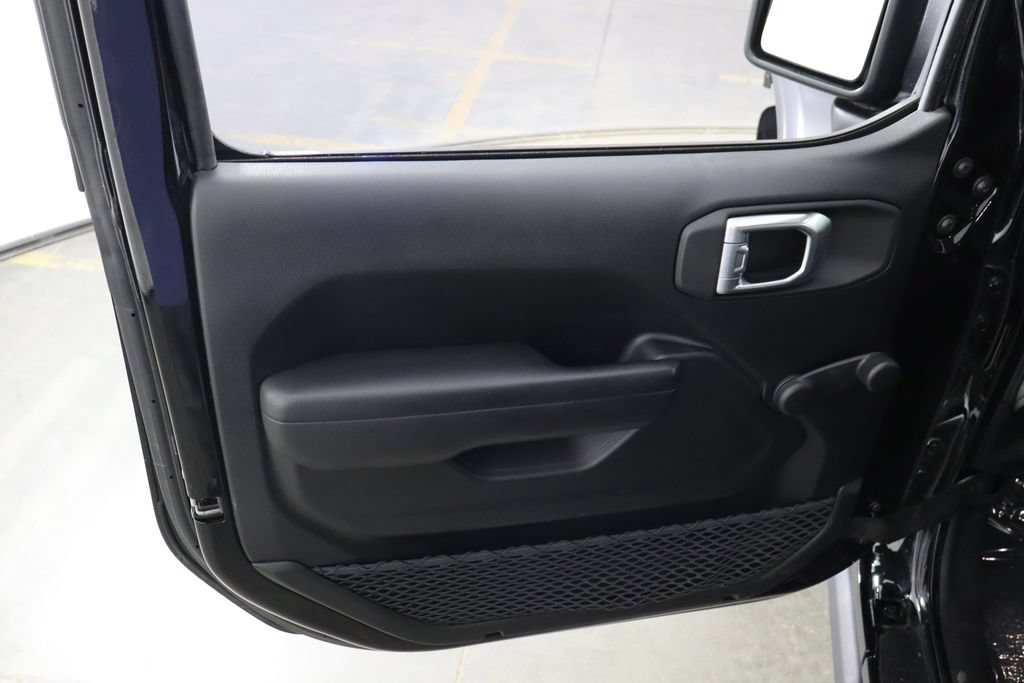 Used 2022 Jeep Wrangler Sport AWD/4WD image 13