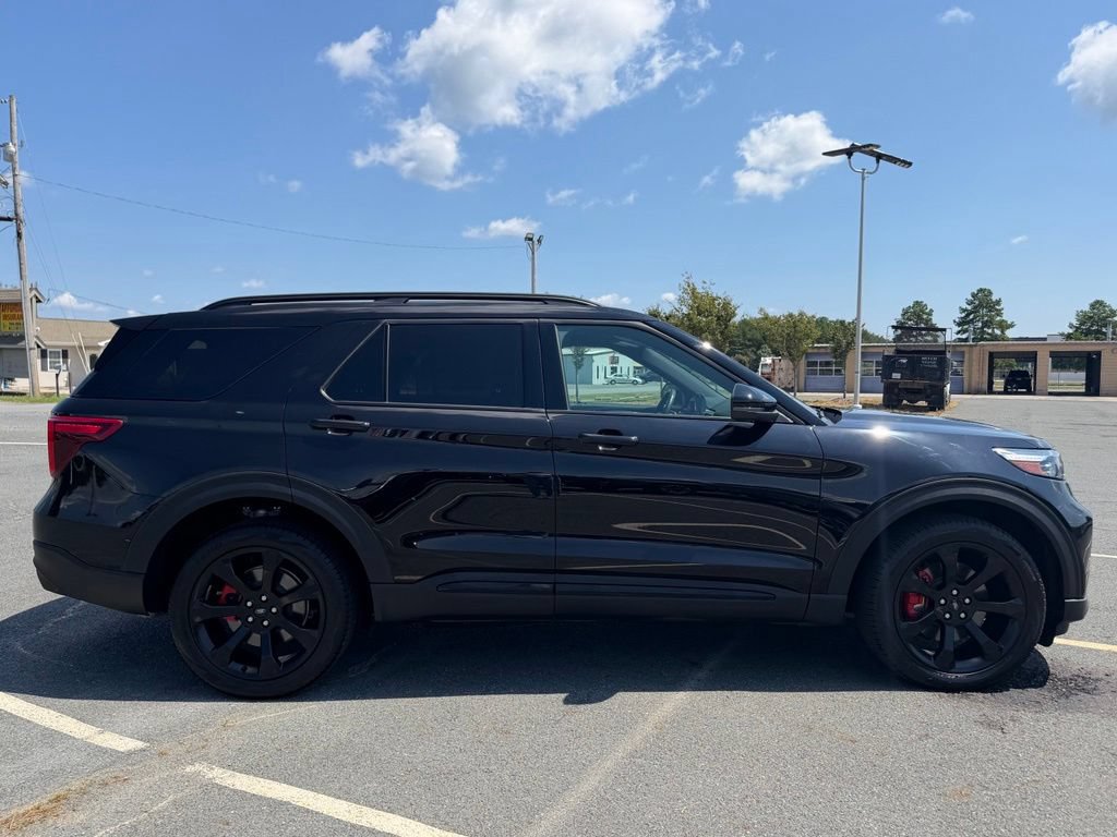 Used 2024 Ford Explorer ST w/ Equipment Group 401A AWD/4WD image 2