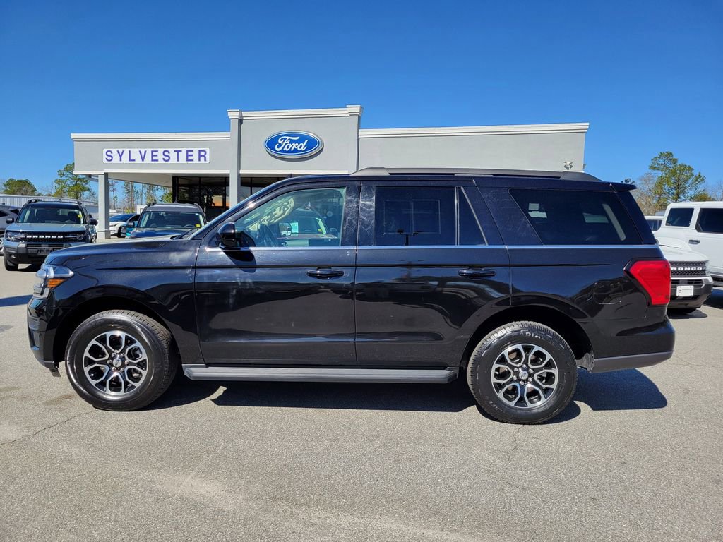 Used 2024 Ford Expedition XLT image 2