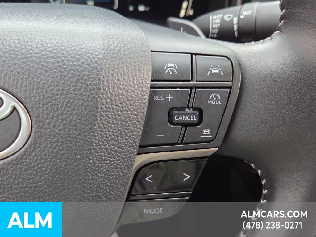 Used 2025 Toyota Camry SE image 24