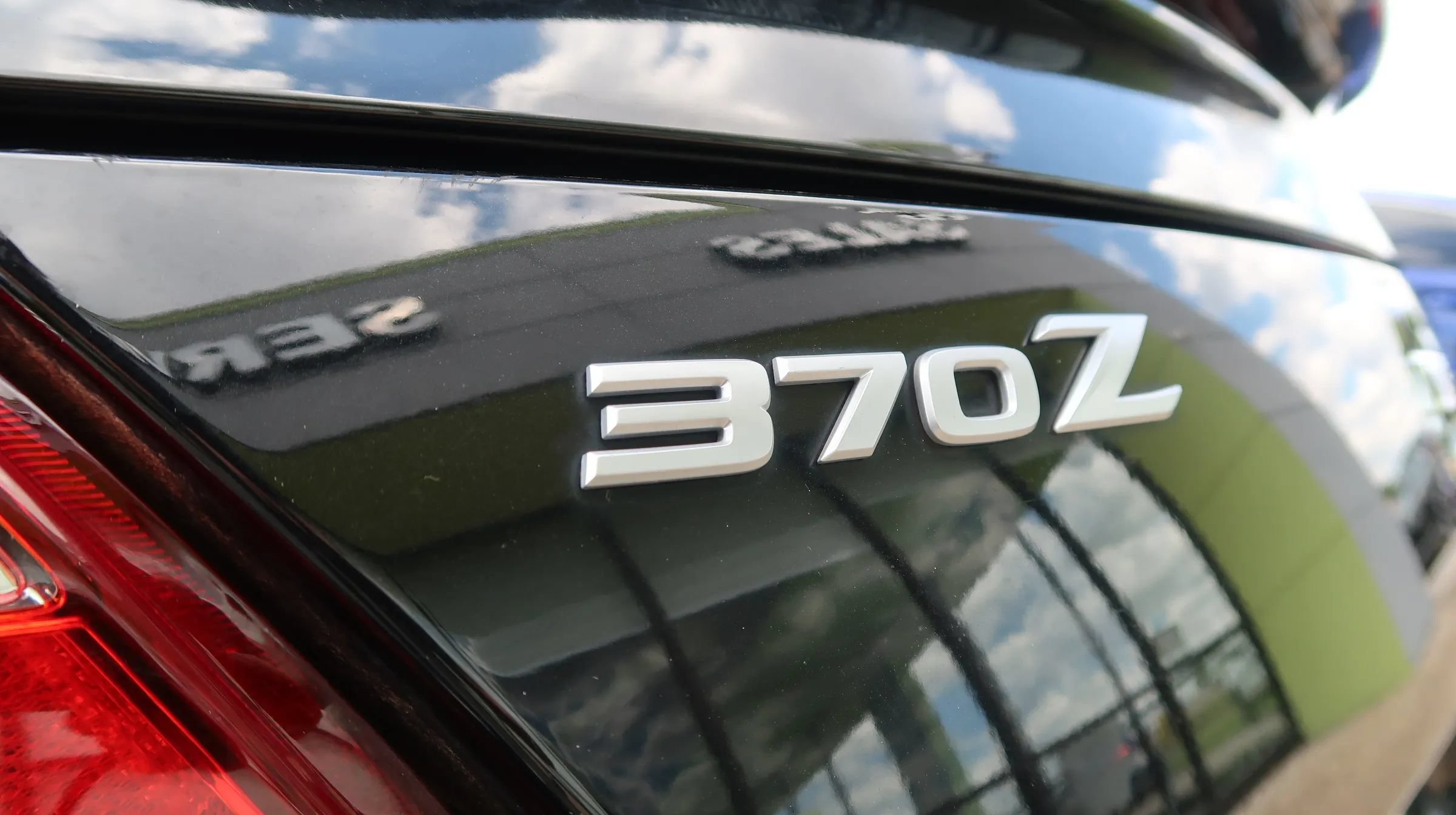 Used 2019 Nissan 370Z NISMO RWD image 38