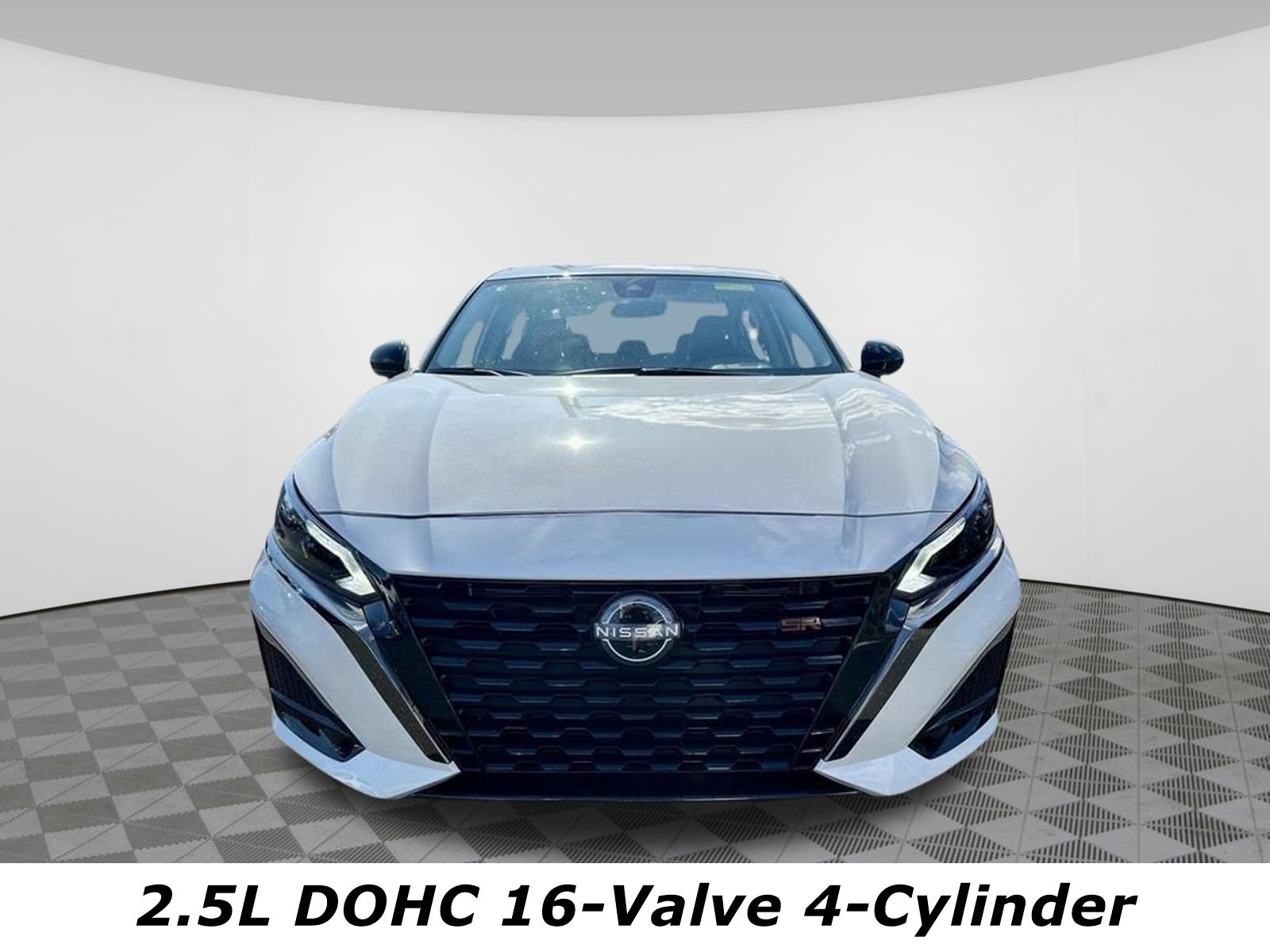 Used 2025 Nissan Altima 2.5 SR w/ SR Premium Package FWD image 12