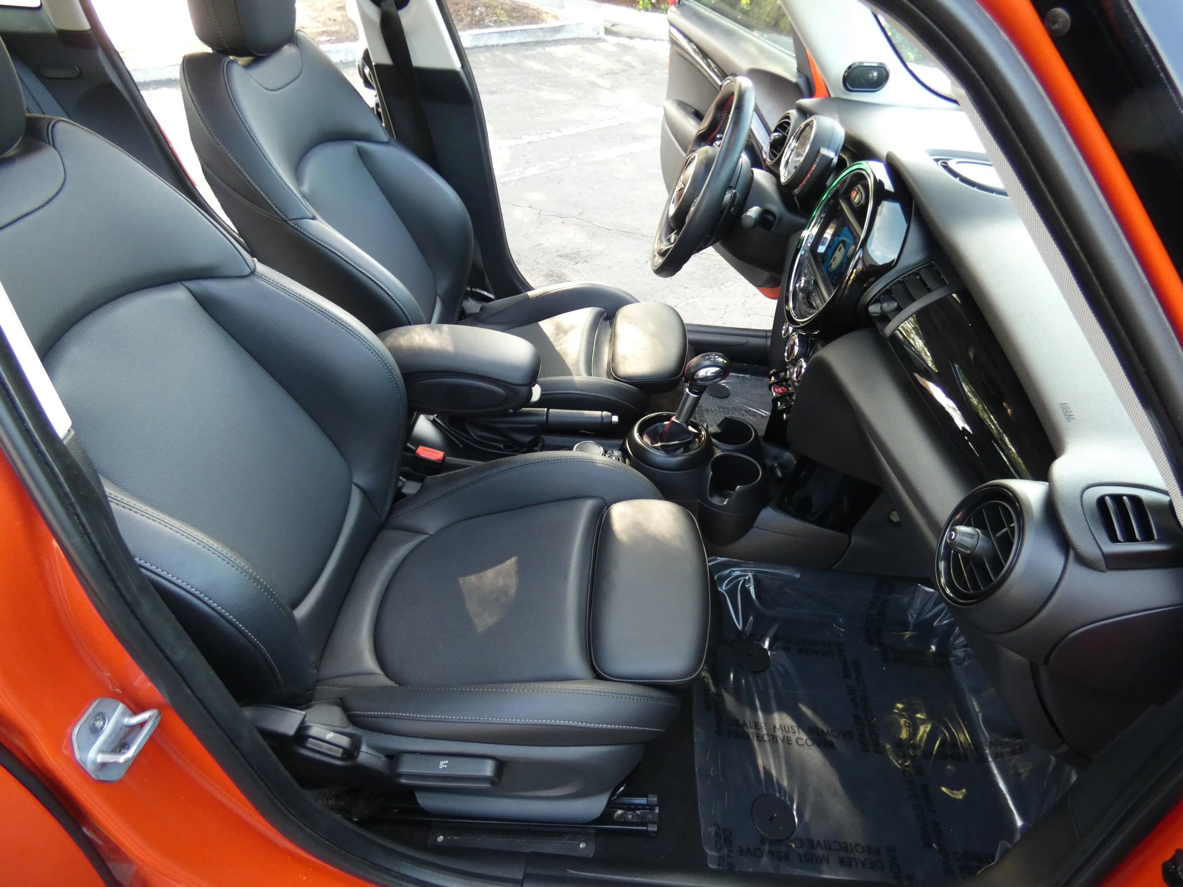 Used 2019 MINI Cooper S w/ Premium Package image 28