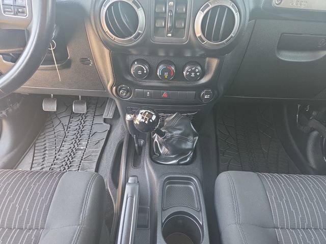Used 2012 Jeep Wrangler Unlimited Sport AWD/4WD image 11