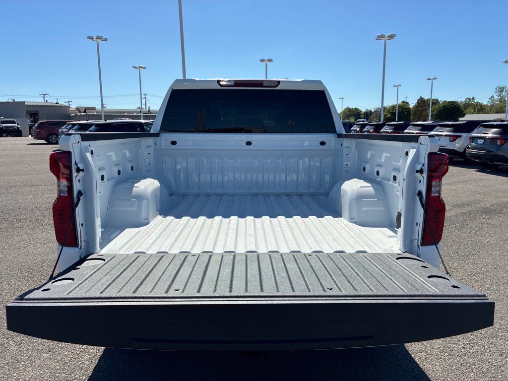 Used 2025 Chevrolet Silverado 1500 Custom Trail Boss AWD/4WD image 5