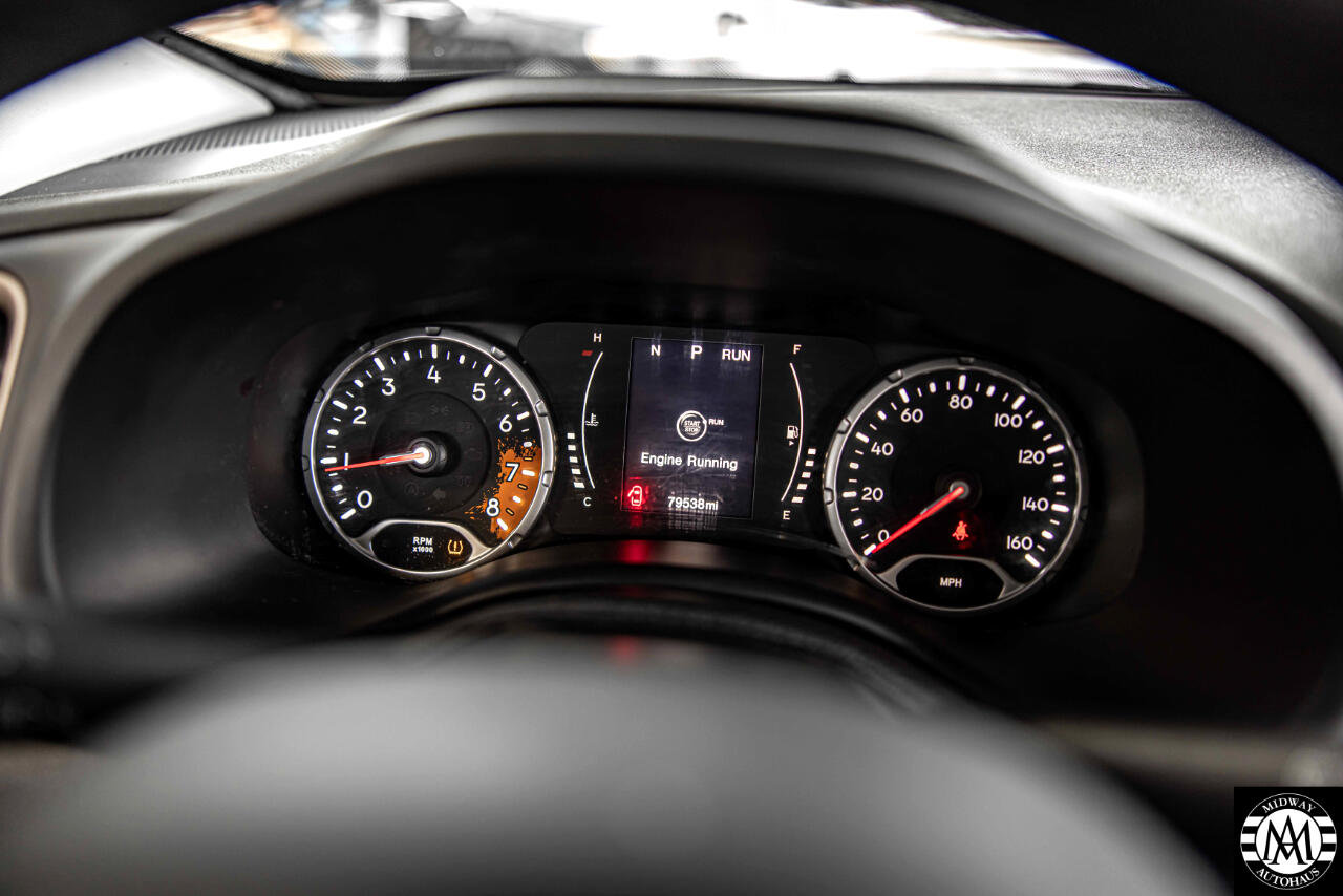 Used 2015 Jeep Renegade Latitude w/ Cold Weather Group II image 20