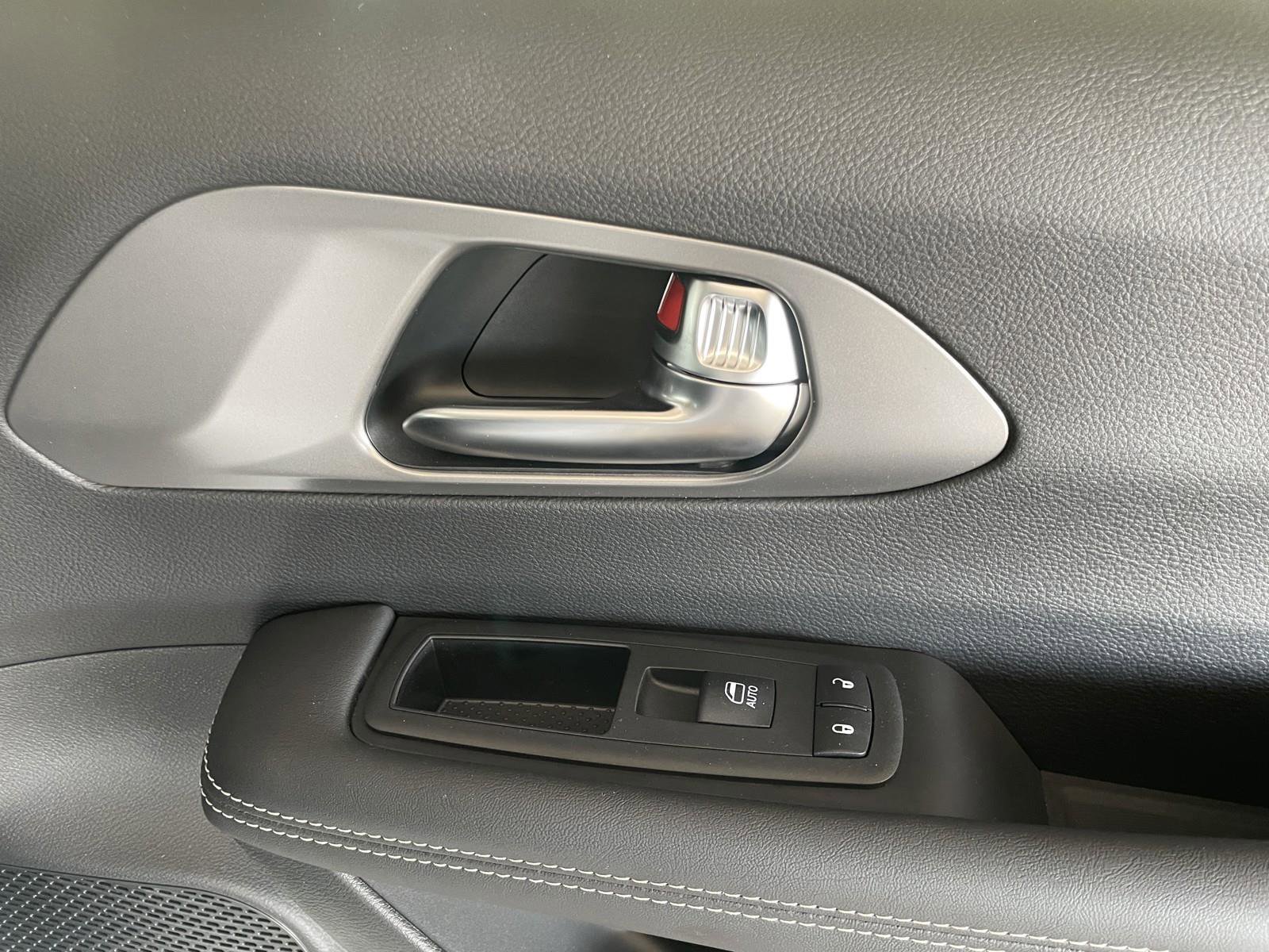 New 2025 Chrysler Pacifica Select w/ Fav Edition Package image 40