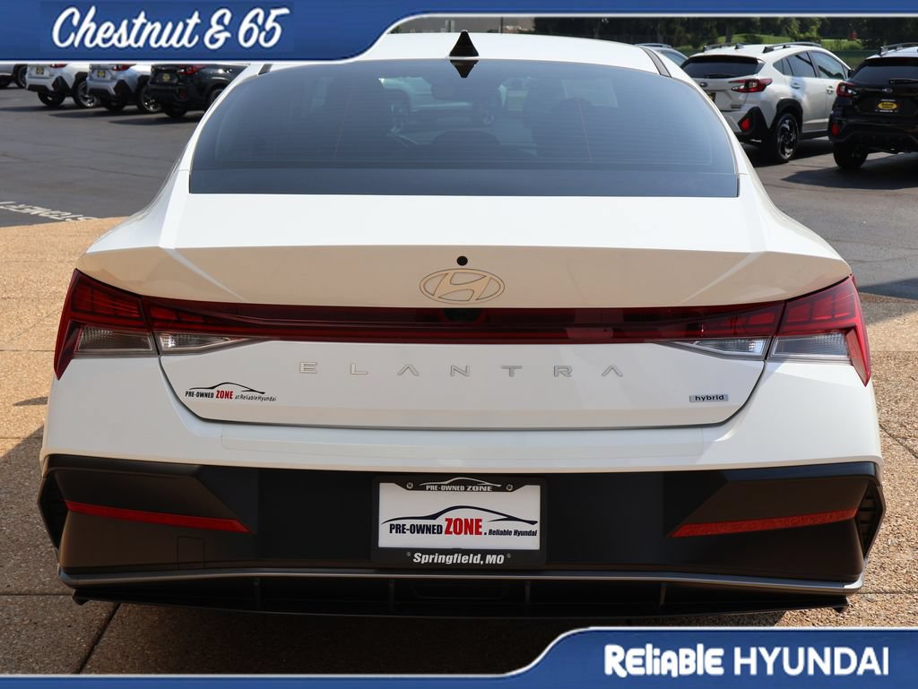 Used 2025 Hyundai Elantra Limited FWD image 5