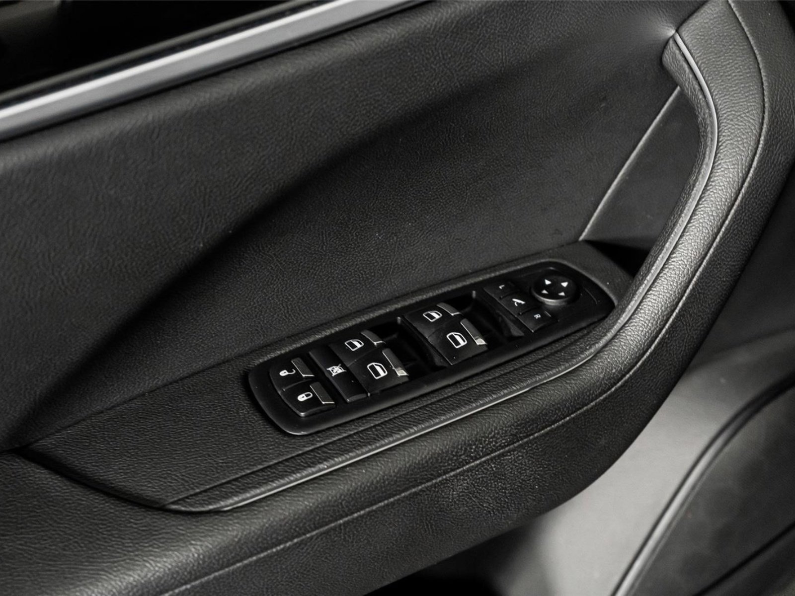 Used 2022 Maserati Levante GT image 46