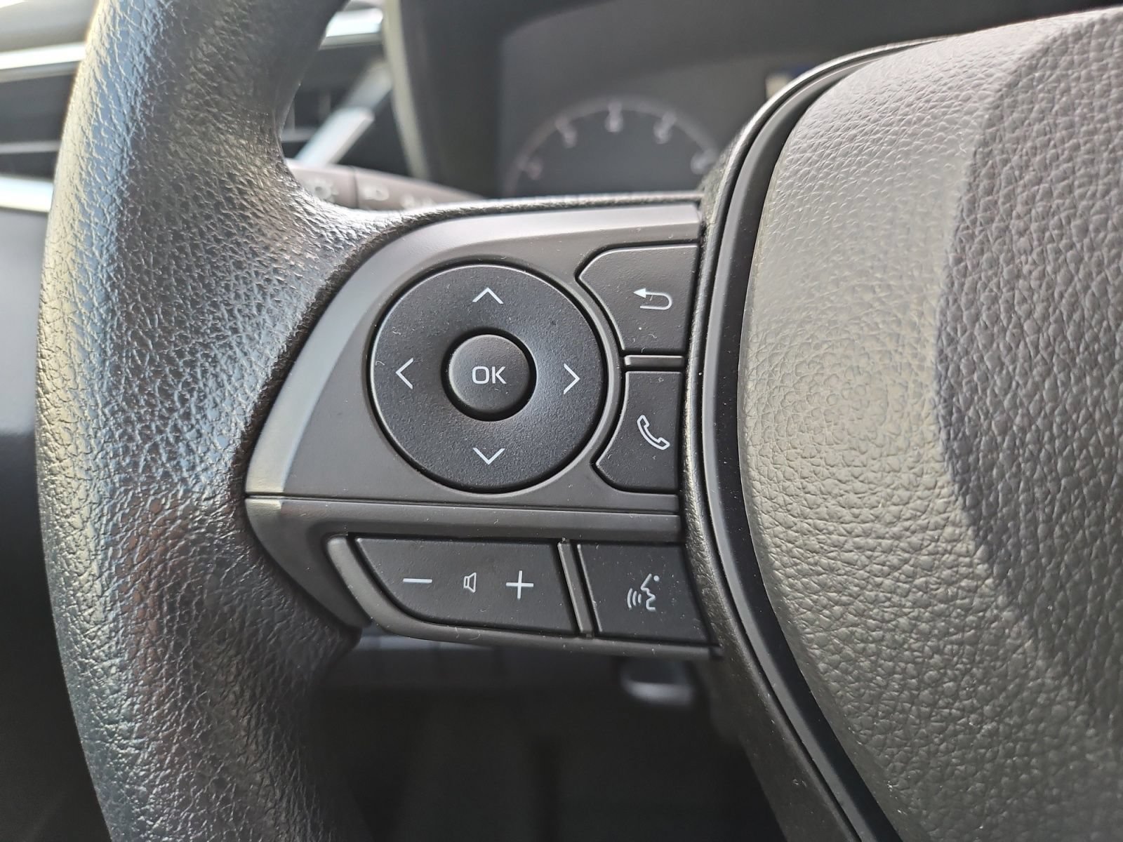 Used 2024 Toyota Corolla LE FWD image 30