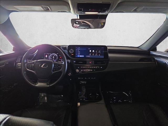 Used 2024 Lexus ES 300h w/ Accessory Package (Z2) FWD image 16
