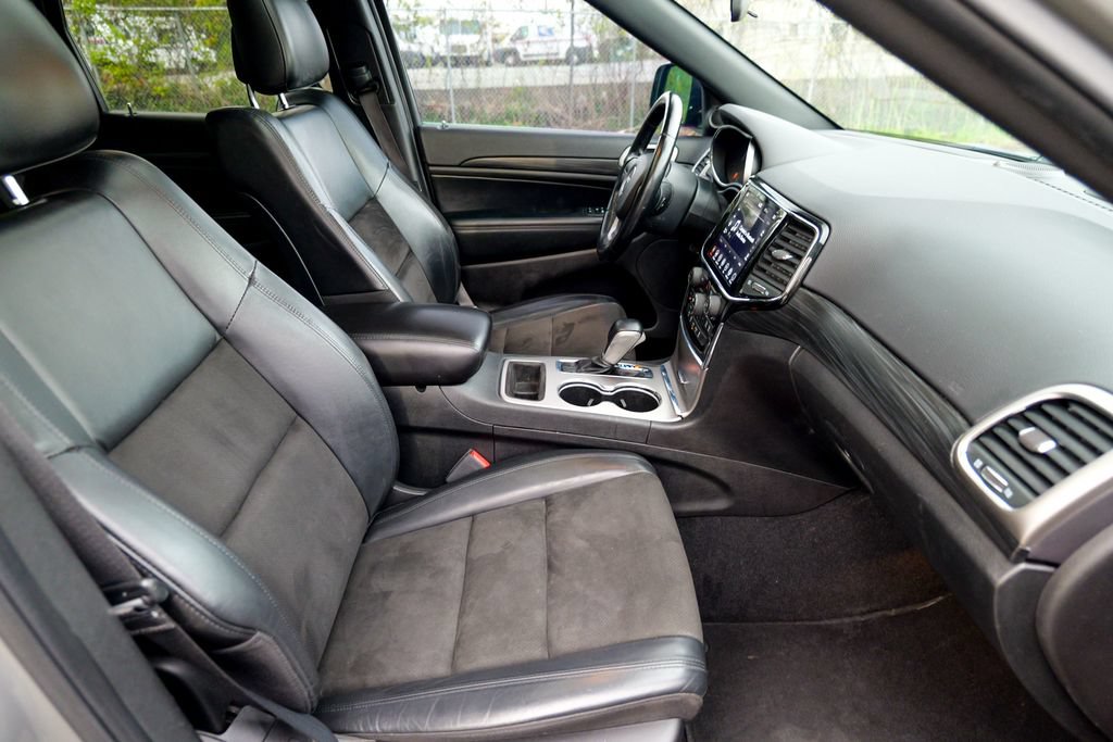 Used 2021 Jeep Grand Cherokee Laredo X AWD/4WD image 35