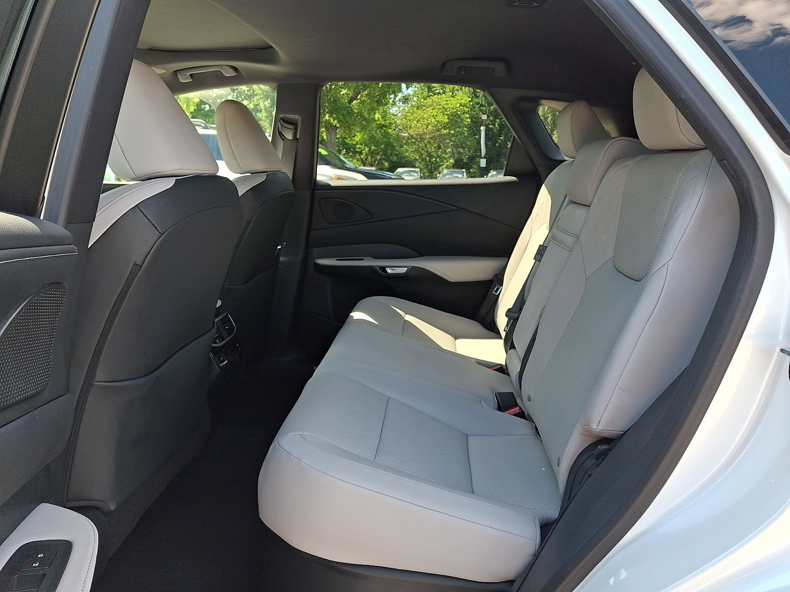 Certified 2023 Lexus RX 350 Premium w/ Accessory Package AWD/4WD image 11
