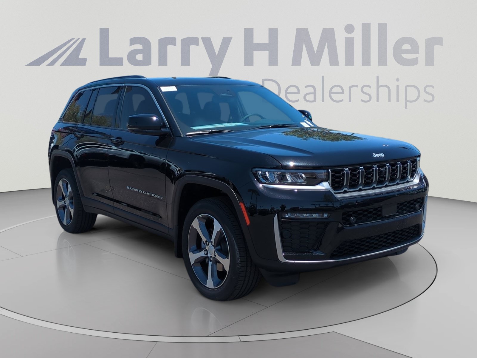 New 2026 Jeep Grand Cherokee Limited w/ Luxury Tech Group II RWD image 7