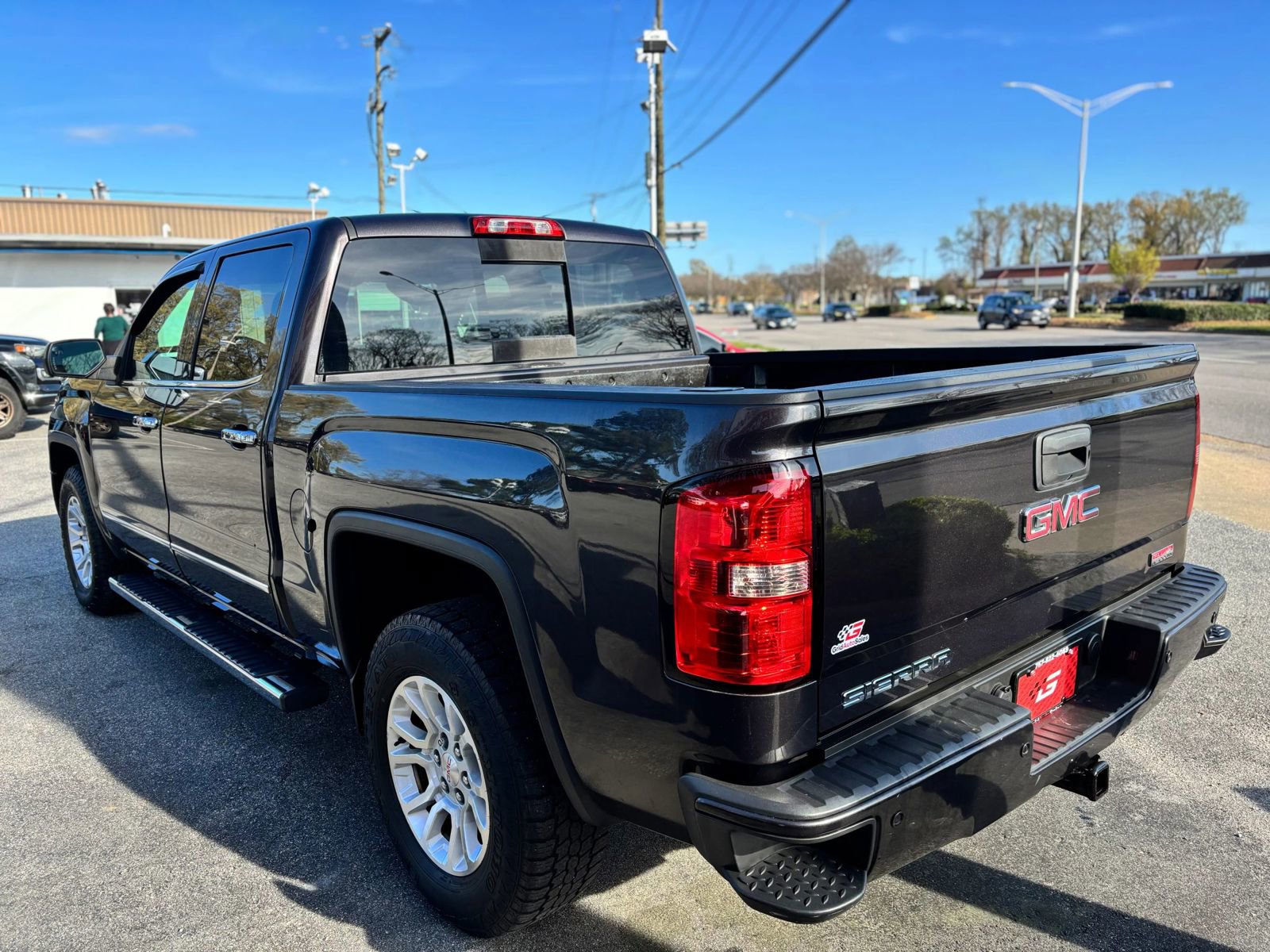 Used 2015 GMC Sierra 1500 SLT w/ All-Terrain Package AWD/4WD image 6