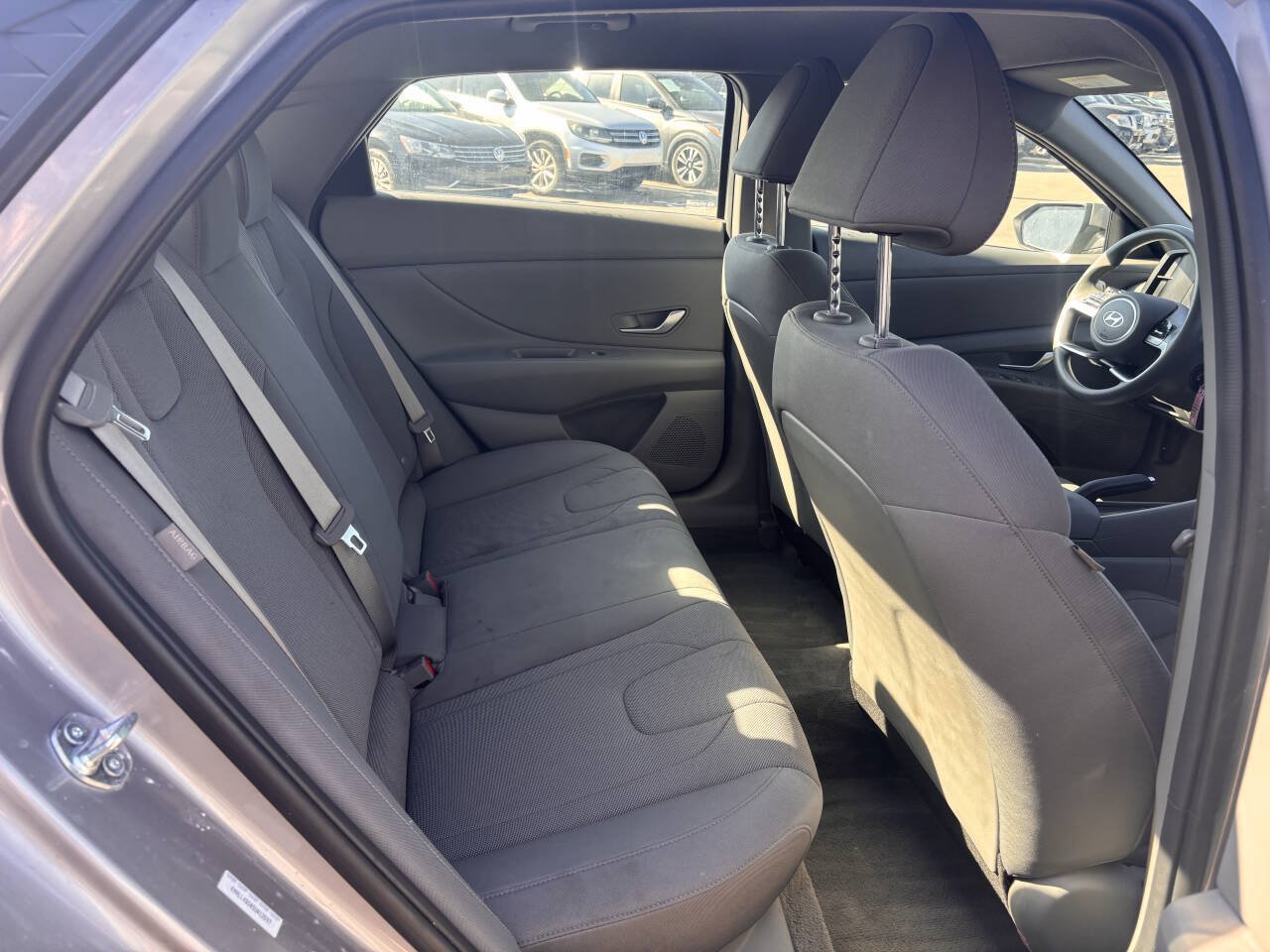 Used 2025 Hyundai Elantra SE FWD image 26