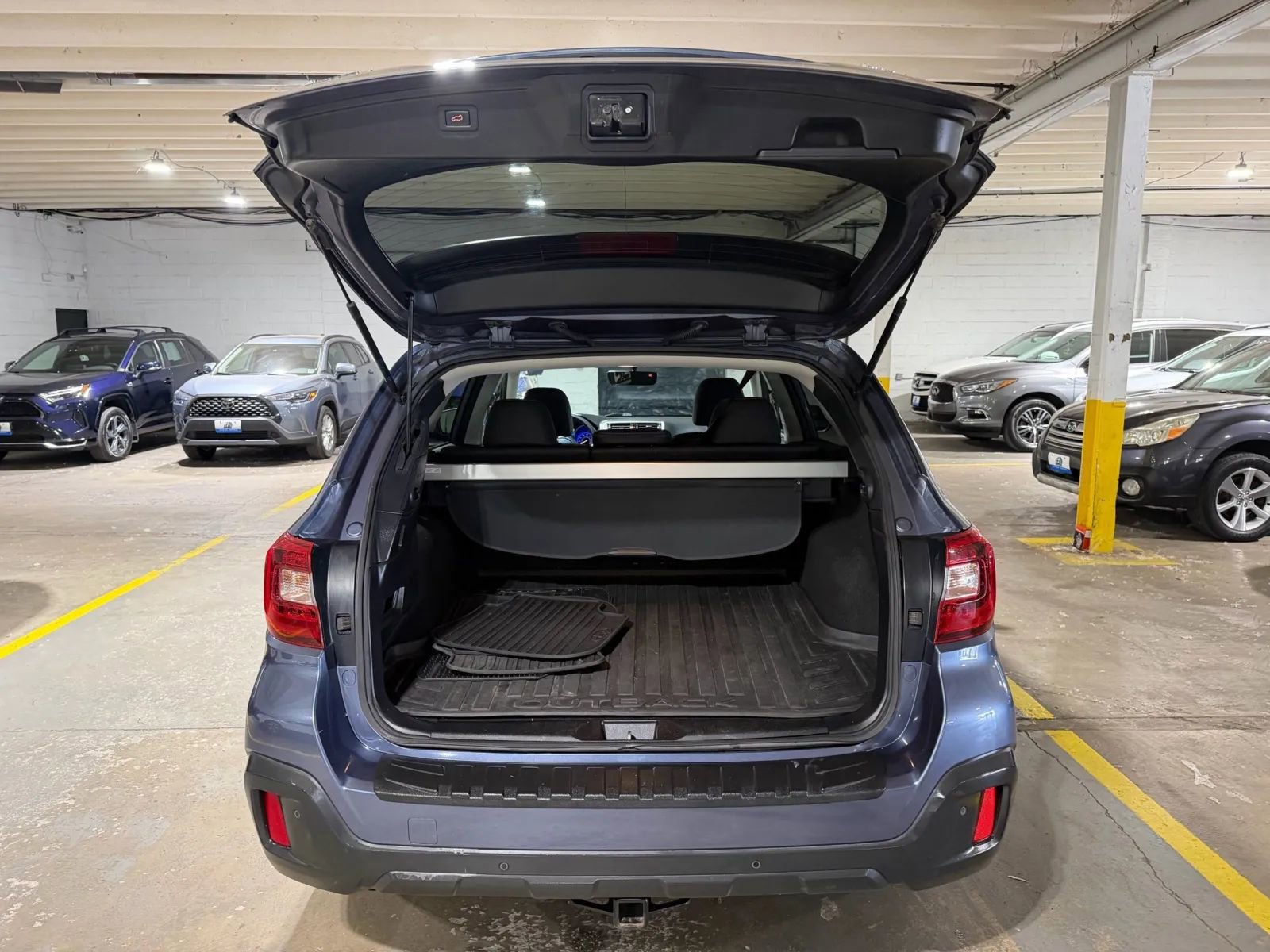 Used 2018 Subaru Outback 2.5i Limited AWD/4WD image 7