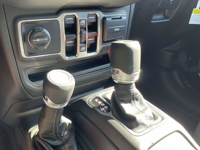 New 2027 Jeep Wrangler Unlimited Sahara AWD/4WD image 34