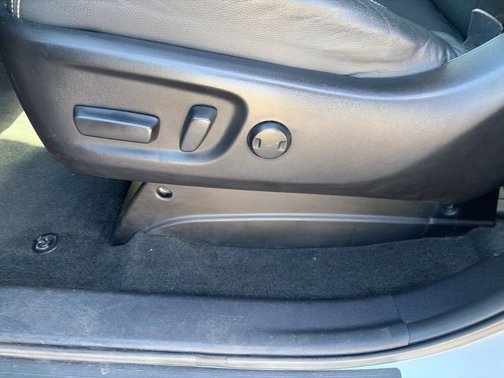 Used 2015 Toyota Sienna SE Premium FWD image 11