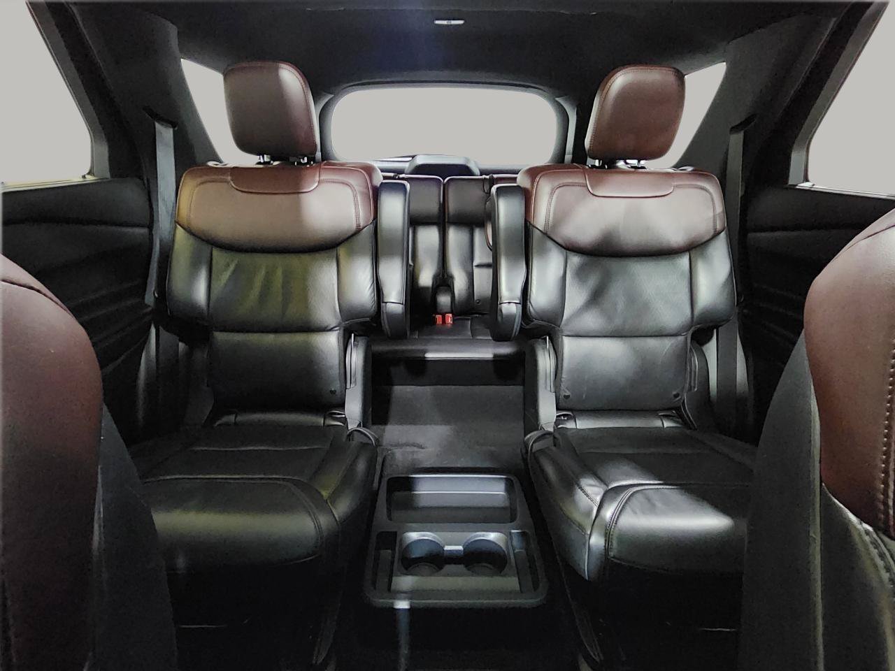 Used 2020 Ford Explorer Platinum w/ Premium Technology Package AWD/4WD image 30
