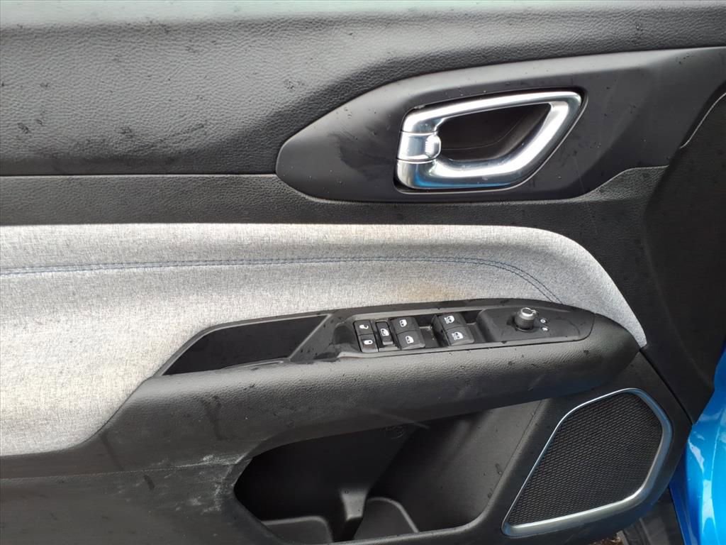 Certified 2022 Jeep Compass Latitude w/ Convenience Group image 6