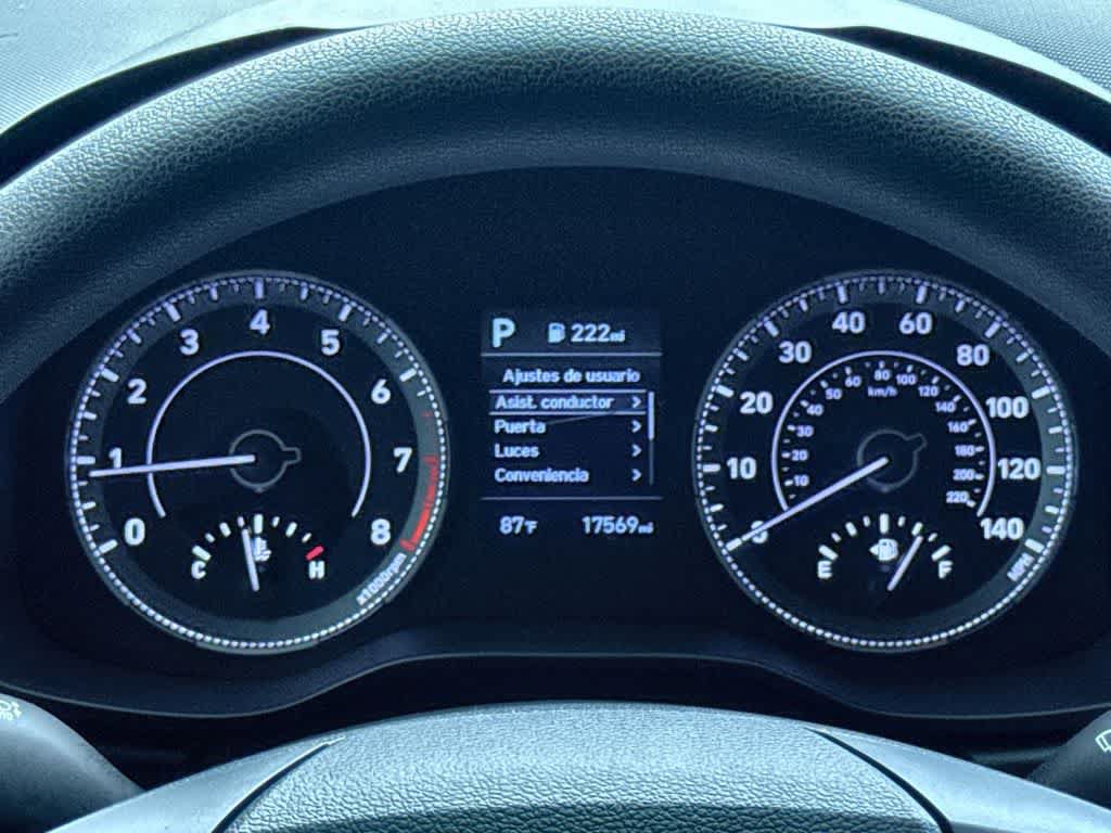Used 2021 Hyundai Venue SE FWD image 16