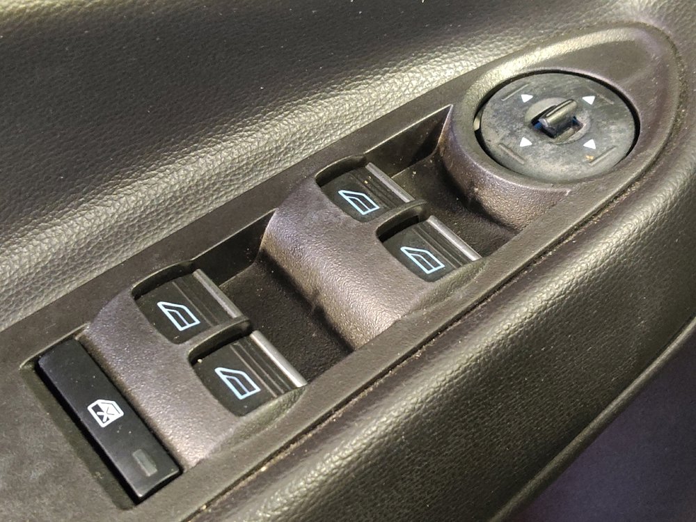 Used 2018 Ford Escape Titanium FWD image 27