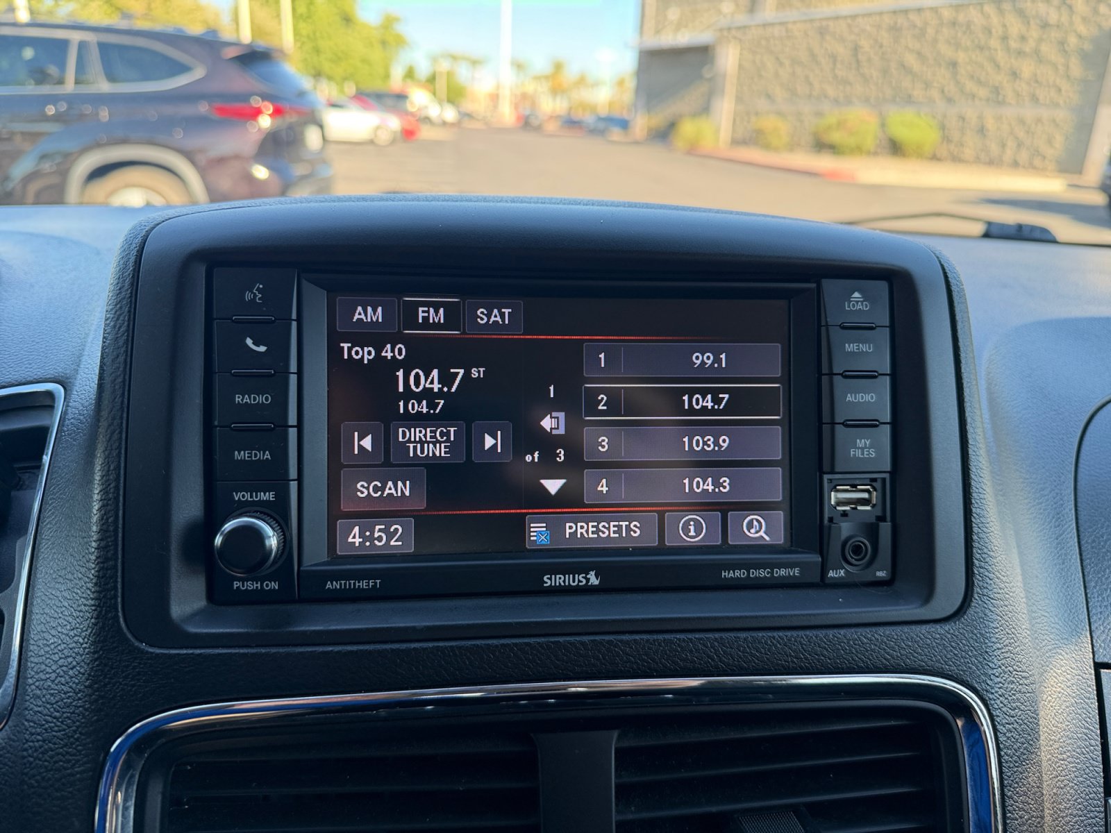Used 2018 Dodge Grand Caravan SE w/ UConnect Hands-Free Group FWD image 23