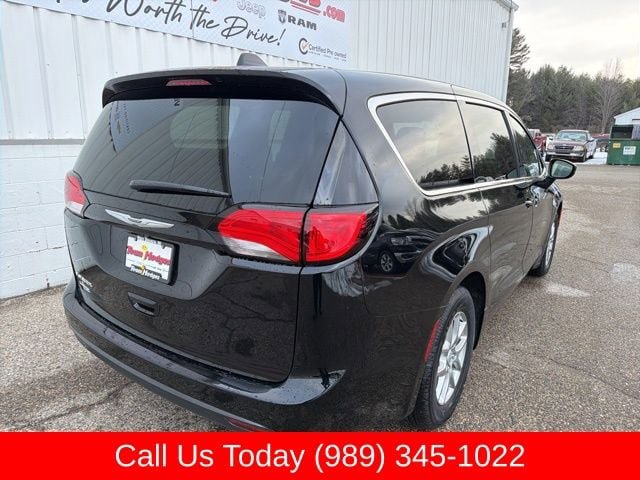 New 2026 Chrysler Voyager LX FWD image 9