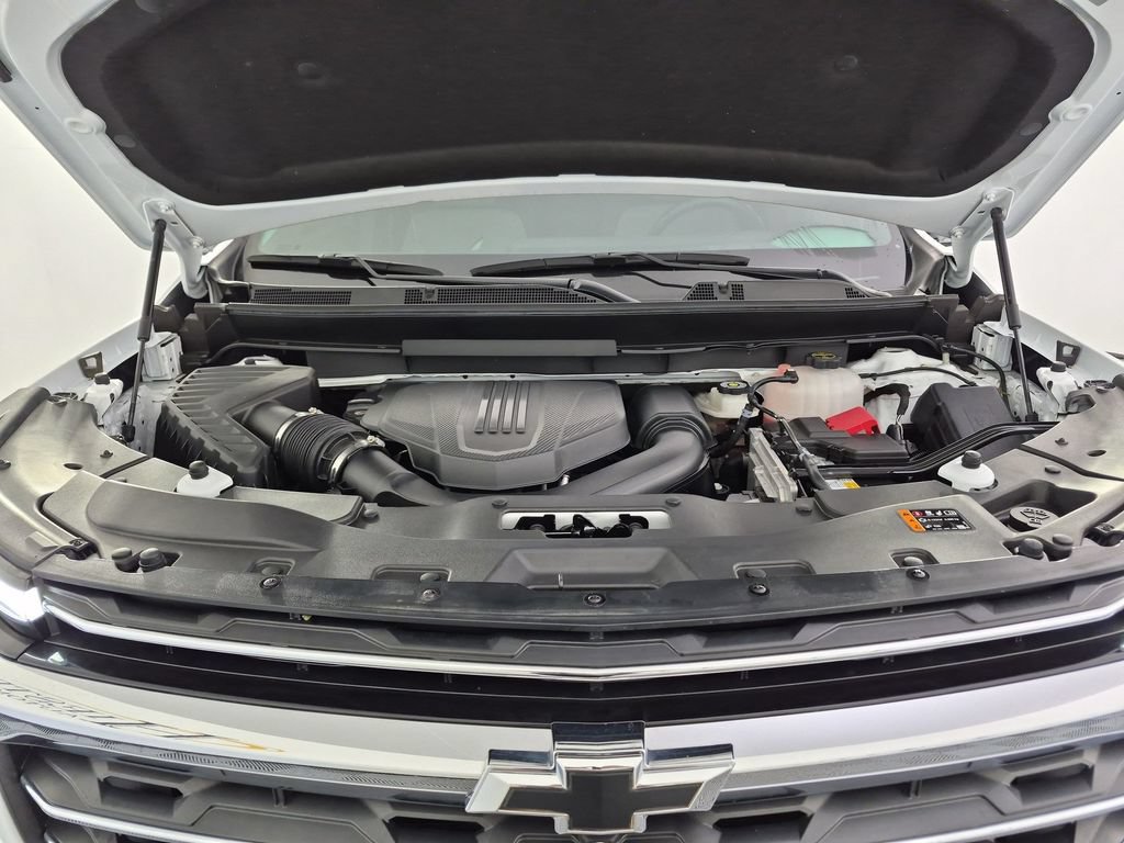 Used 2025 Chevrolet Traverse LT w/ Driver Confidence Package FWD image 40