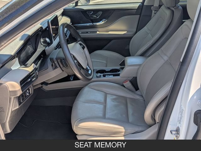 Used 2020 Lincoln Corsair AWD w/ Premium Package image 14