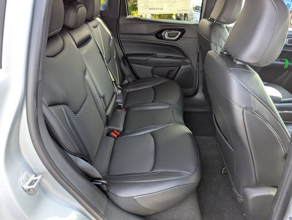 New 2026 Jeep Compass Latitude AWD/4WD image 32