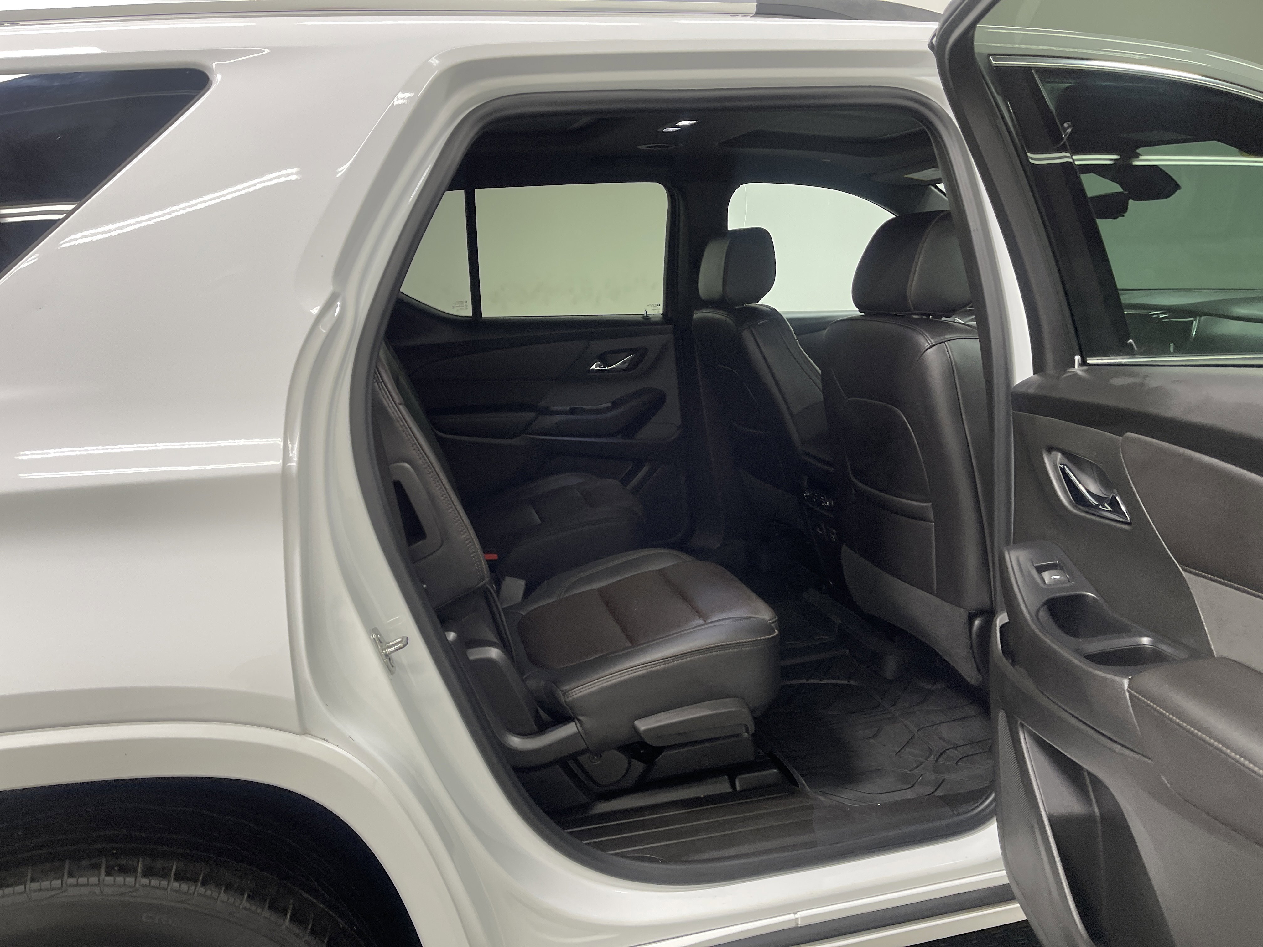 Used 2022 Chevrolet Traverse High Country AWD/4WD image 21