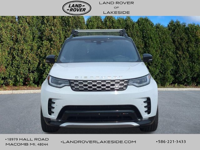 Used 2023 Land Rover Discovery Metropolitan Edition AWD/4WD image 2