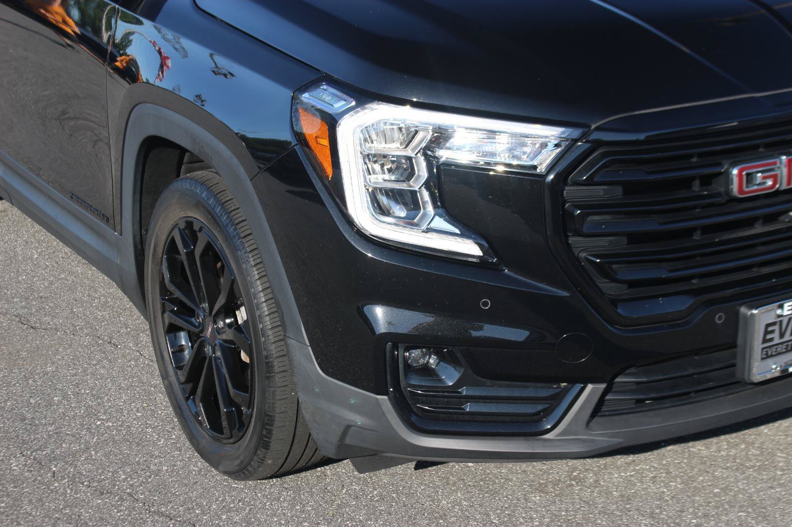 Used 2022 GMC Terrain SLT w/ Infotainment Package II FWD image 9