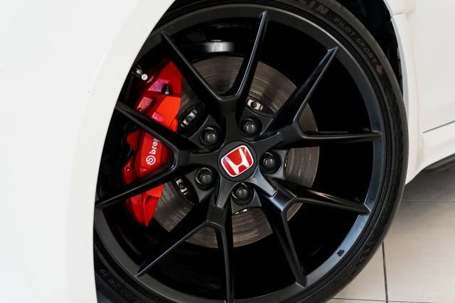Used 2024 Honda Civic Type R image 2