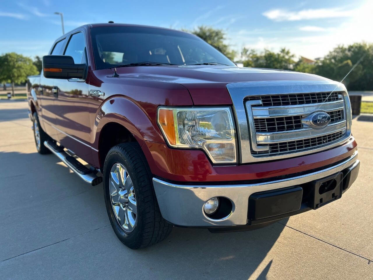 Used 2013 Ford F150 XLT w/ XLT Chrome Pkg image 4