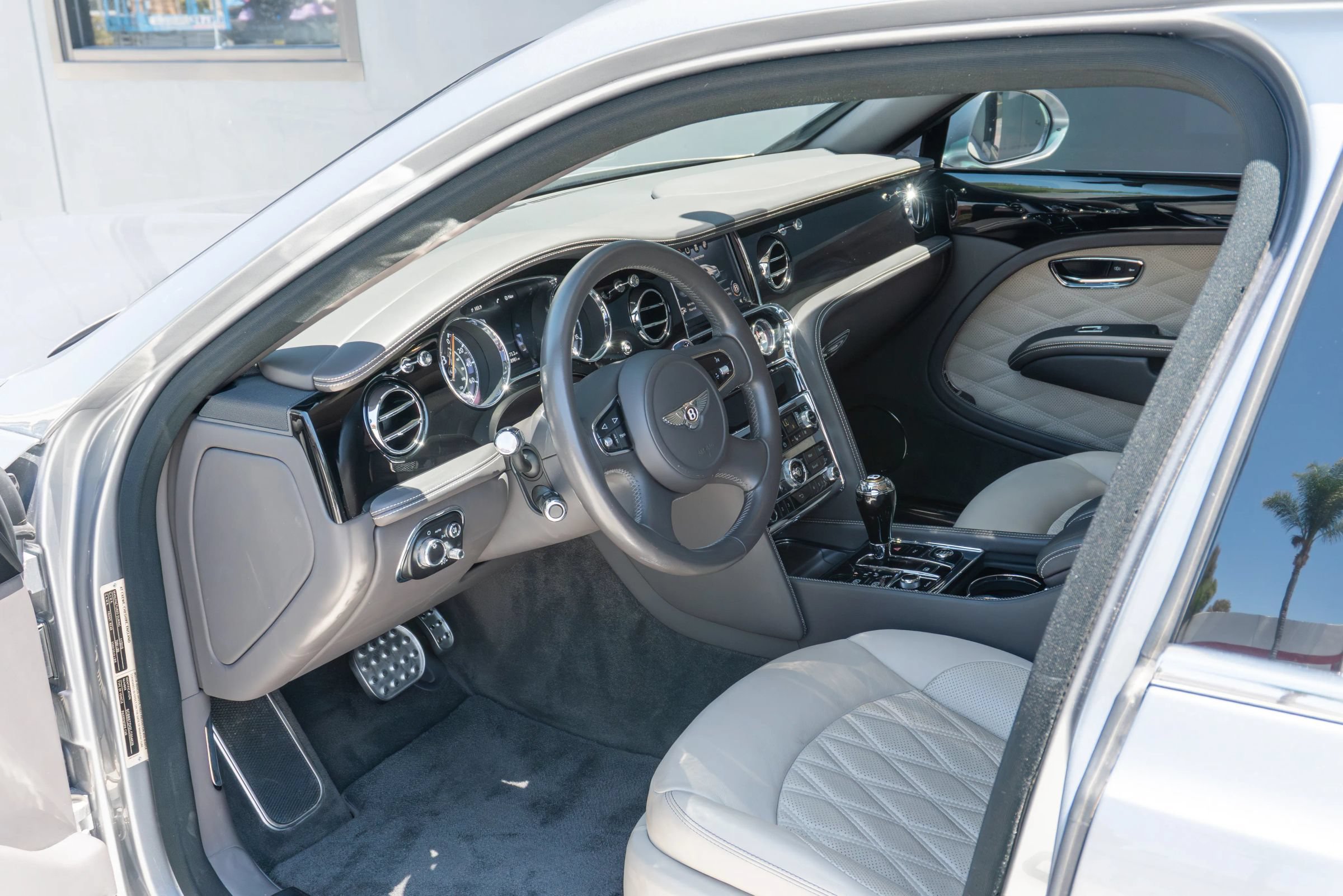Used 2020 Bentley Mulsanne RWD image 49