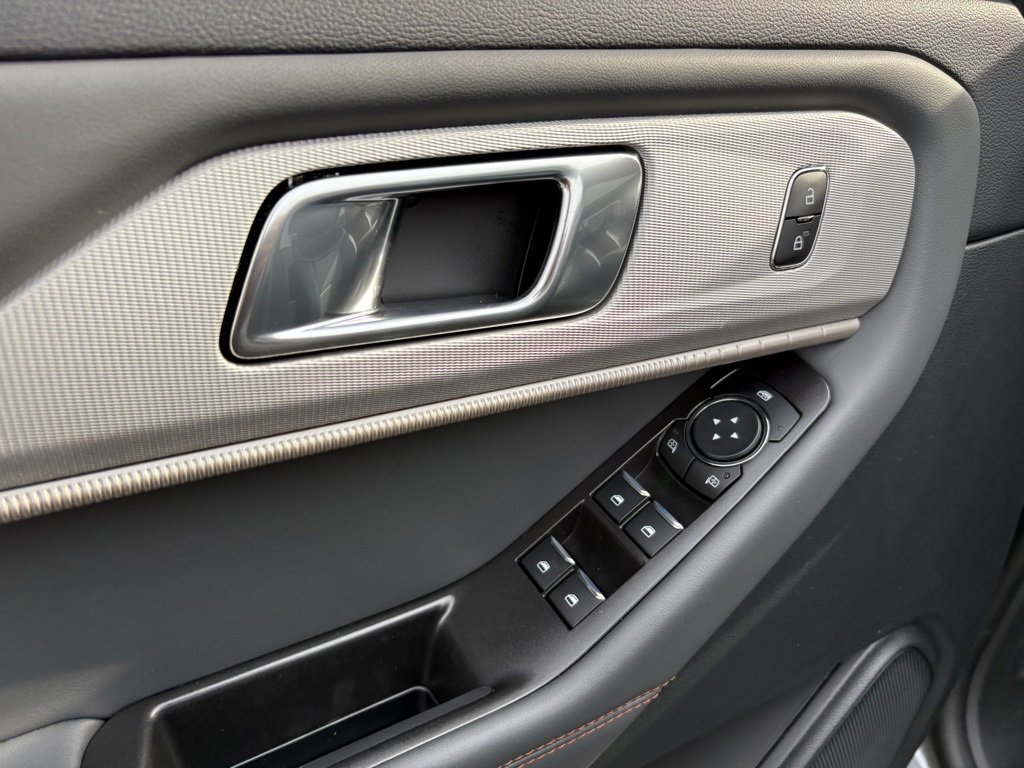 New 2026 Ford Explorer Active w/ Active Comfort Package image 40