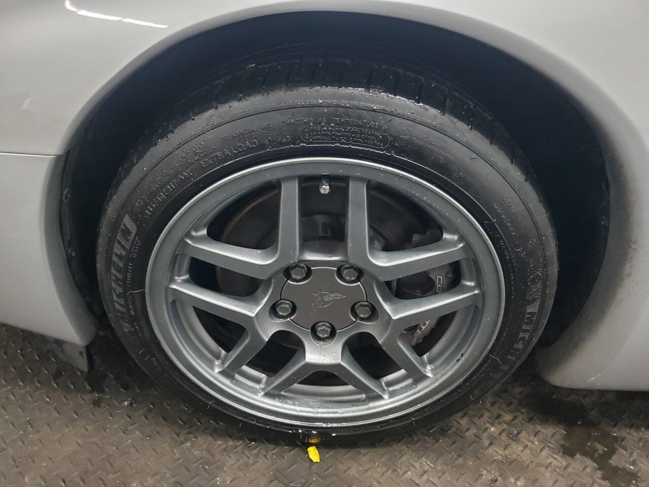 Used 1998 Chevrolet Corvette Coupe w/ Roof Pkg image 16