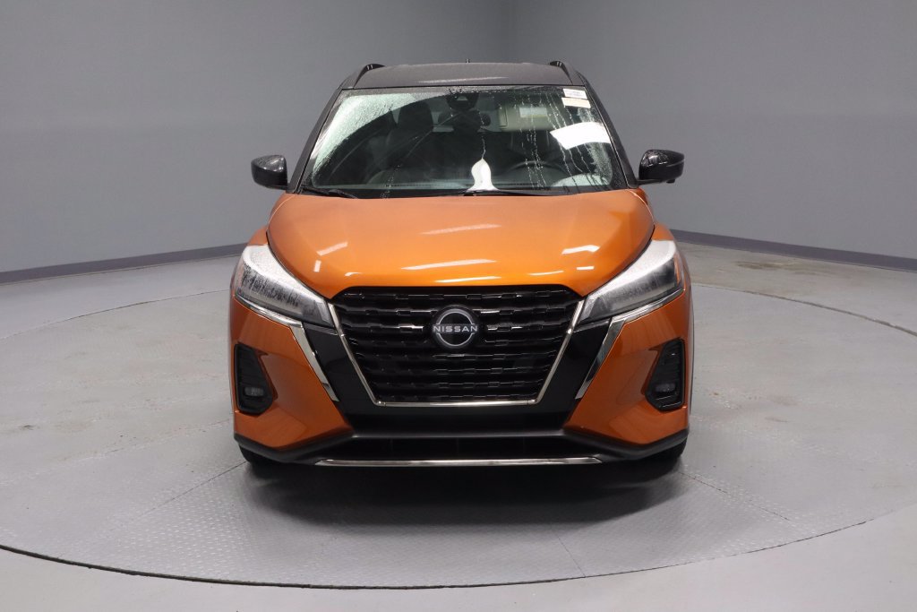 Certified 2023 Nissan Kicks SR w/ SR Premium Package FWD image 5