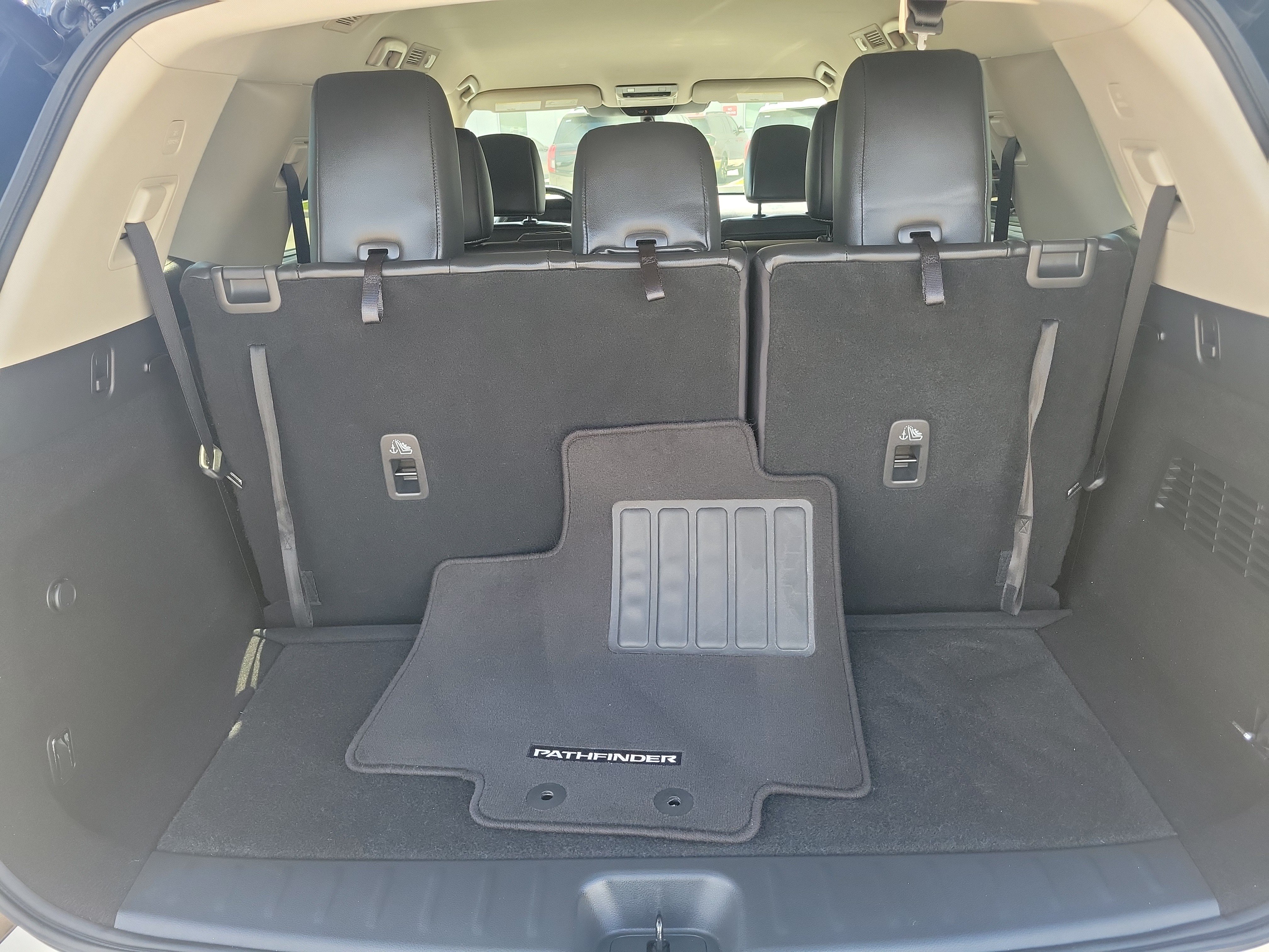 Used 2022 Nissan Pathfinder SL FWD image 14