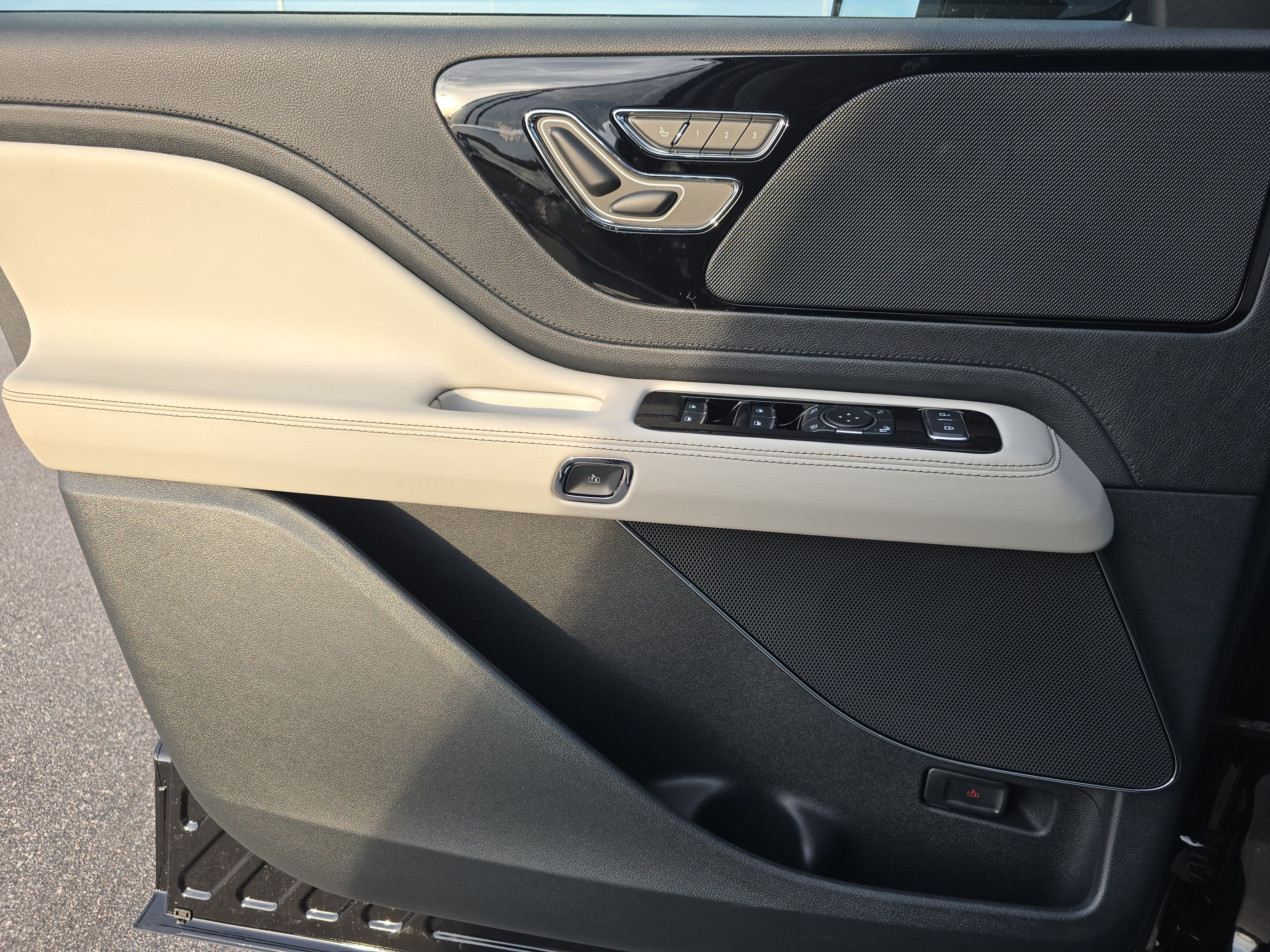 New 2026 Lincoln Aviator 2WD image 26
