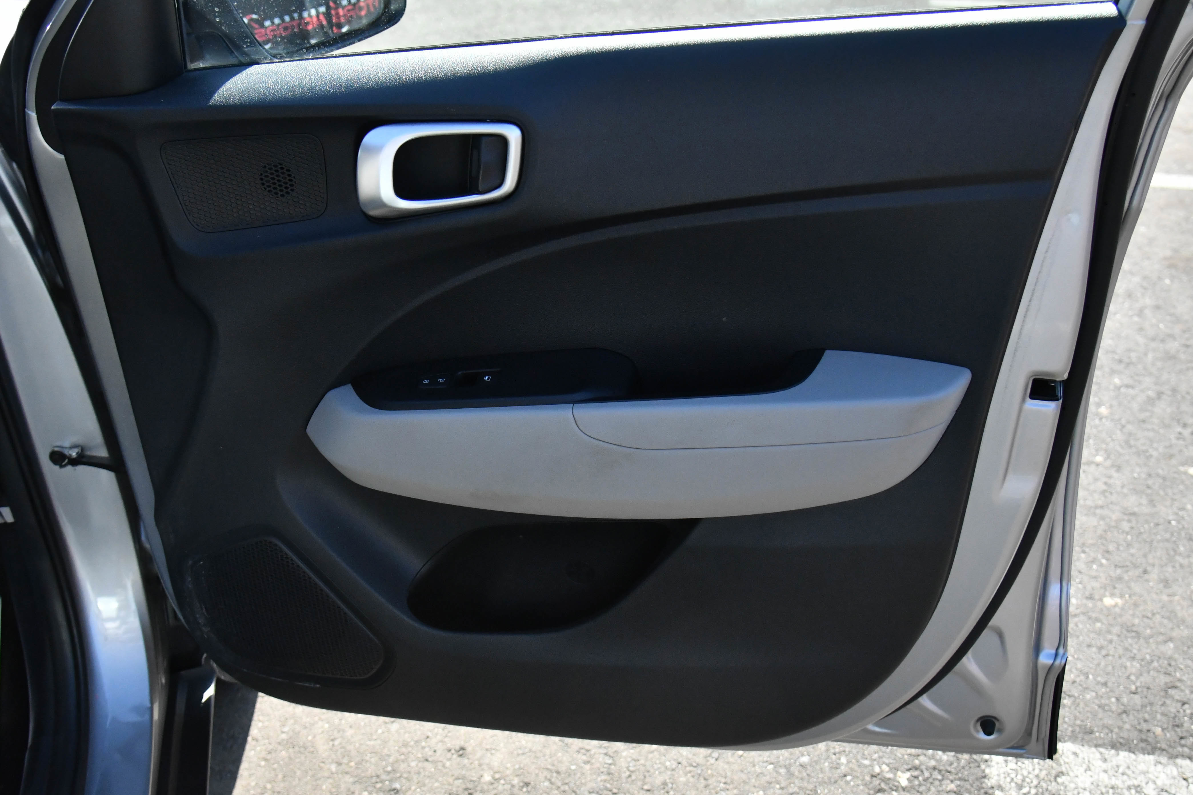 Used 2023 Hyundai Venue SEL w/ Cargo Package image 37