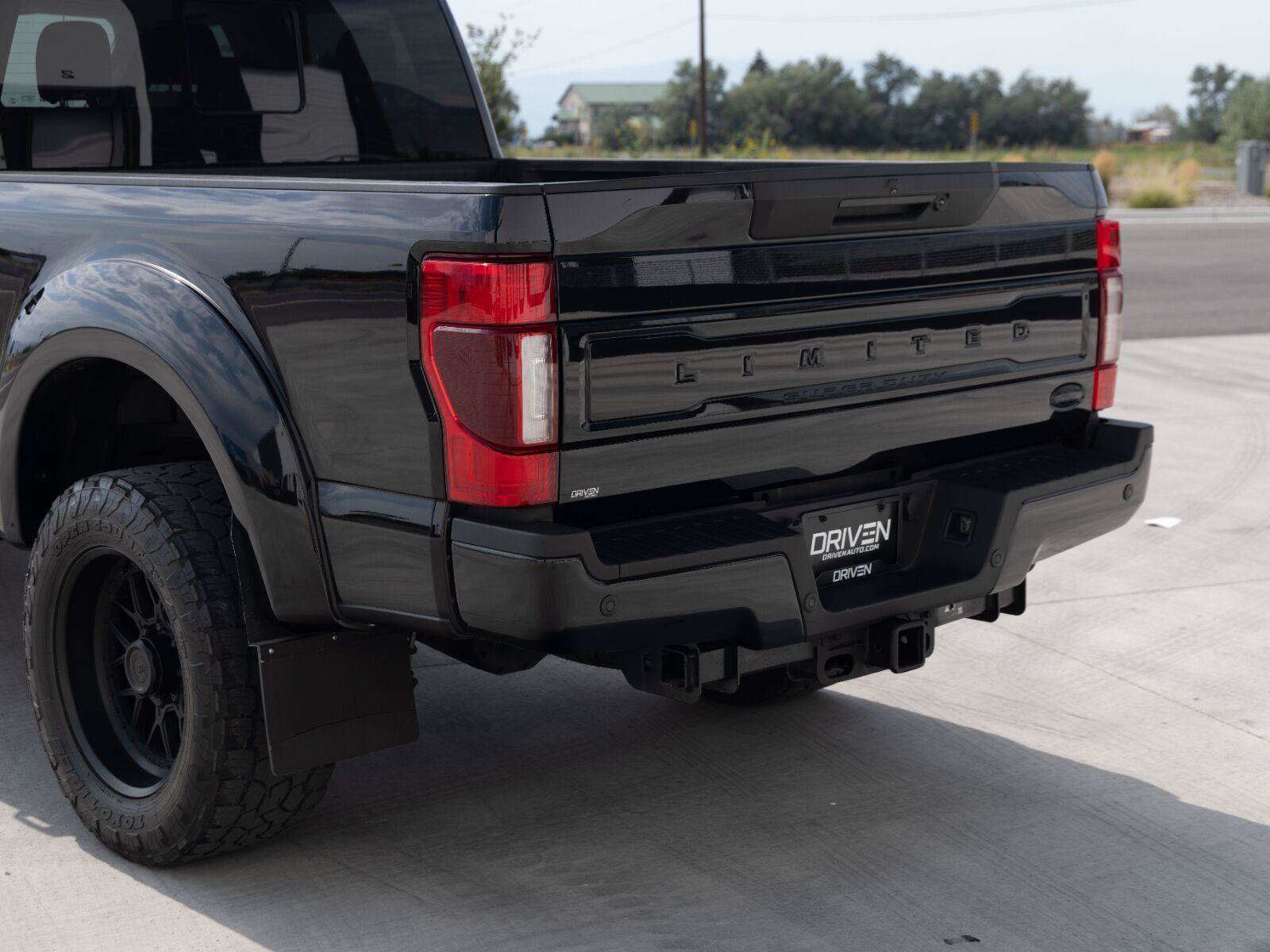 Used 2020 Ford F350 Limited AWD/4WD image 9
